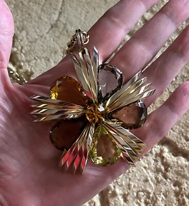 Hobe Large Rhinestone Gold Tone Metal Work Pendant Necklace Signed Floral Star - Picture 1 of 17