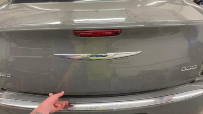 (LOCAL PICKUP ONLY) CHRYSLER 300 Trunk/decklid/hatch/tailgate Foto 1 de 4