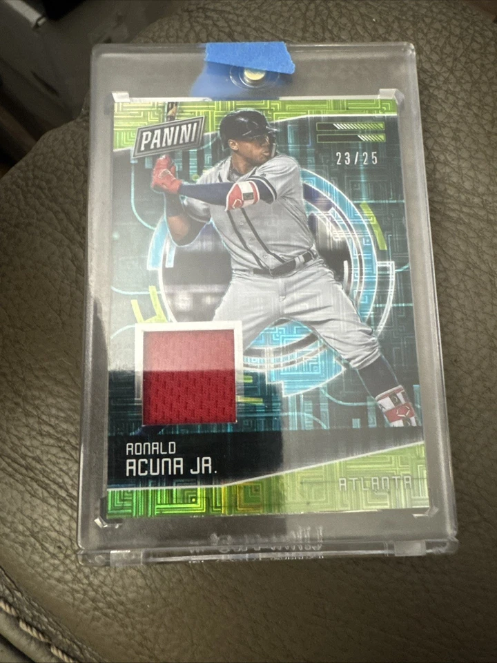 Ronald Acuña Jr. 2018 - Panini Cyber Monday Rookie Materials 23/25 Foto 1 de 3