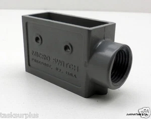 Honeywell 3PA1 Micro Switch, 6-32 Nut Size, 1/2" NPT - Picture 1 of 2