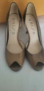 "Unisa" peep toe, Pump. Brand new shoes Size US 7 - Picture 1 of 3
