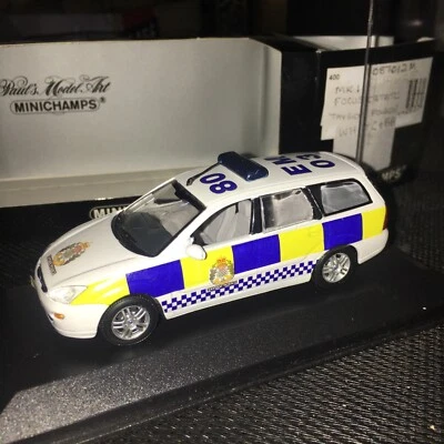 Minichamps 1.43 code 3 police Ford Focus Mk1  estate Tayside police Dogs Mint - Image 1 of 4