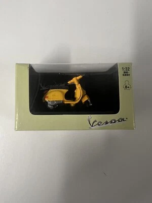 Vespa P200E 1978 Die. AST 1:32 New Ray - Image 1 of 4