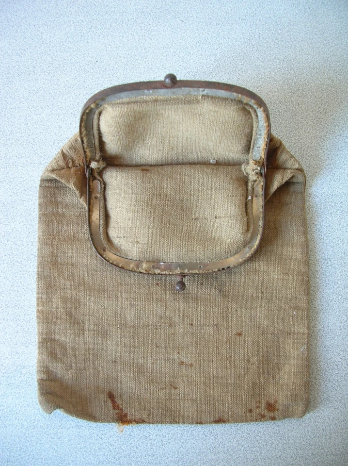 Ancien sac à main pochette aumônière en toile et métal de 21,8 cm - Photo 1/1
