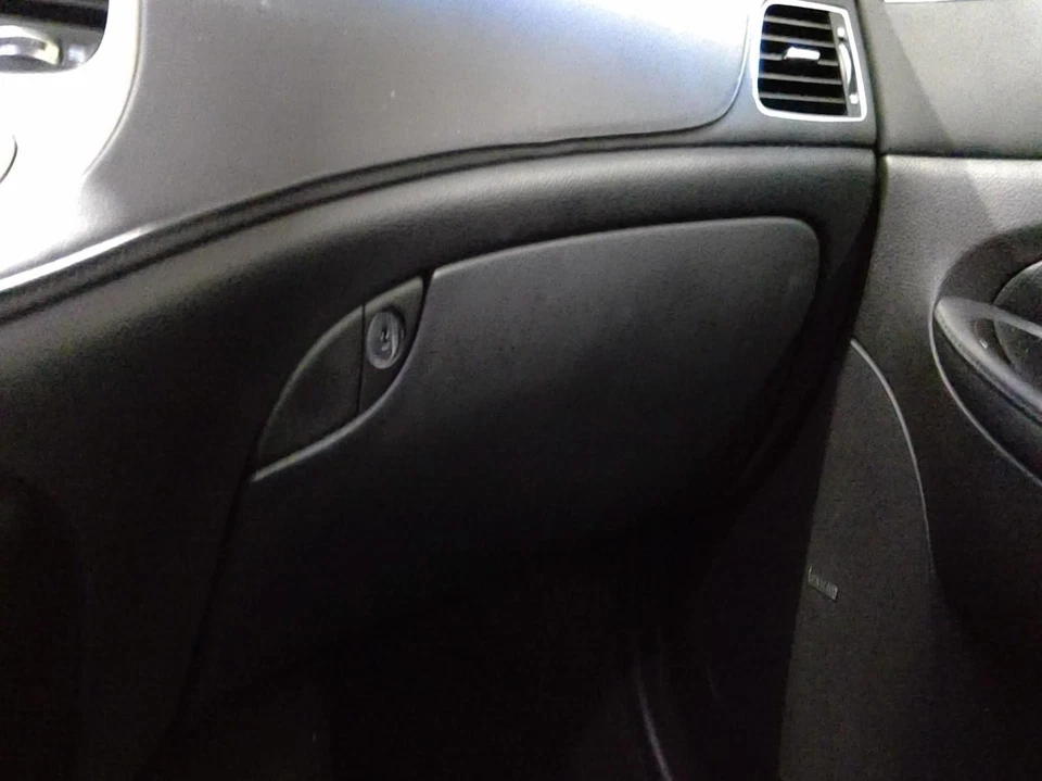 Caixa de luvas usada serve: 2014 Hyundai Genesis grau A - Imagem 1 de 4