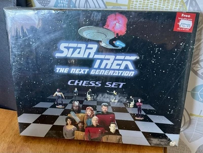 Star Trek THE NEXT GENERATION CHESS SET GAME 1999 Special Edition BNIB - Image 1 of 2