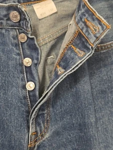 Vintage Levis 501 Jeans Mens 34x32 Blue Denim Straight Leg Button Fly USA 90s - Picture 1 of 15