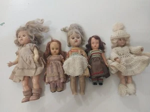 Vintage Puppen Konvolut Handarbeit Kleidung Zubehör - Bild 1 von 12