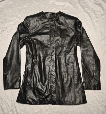 Chaqueta de cuero genuino ISDA & Co negra suave de colección abotonada para mujer bolsillos pequeños Foto 1 de 4