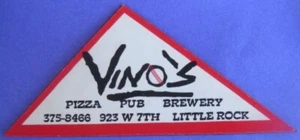 VINO'S PIZZA, PUB y CERVECERÍA, IMÁN de cerveza de 1 7/8 x 4 pulgadas, Little Rock, ARKANSAS - Imagen 1 de 1