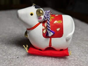 Bisque Ceramic Hand Painted Vintage HAKATA Japanese Ox (Cow) On A Pillow - Picture 1 of 12