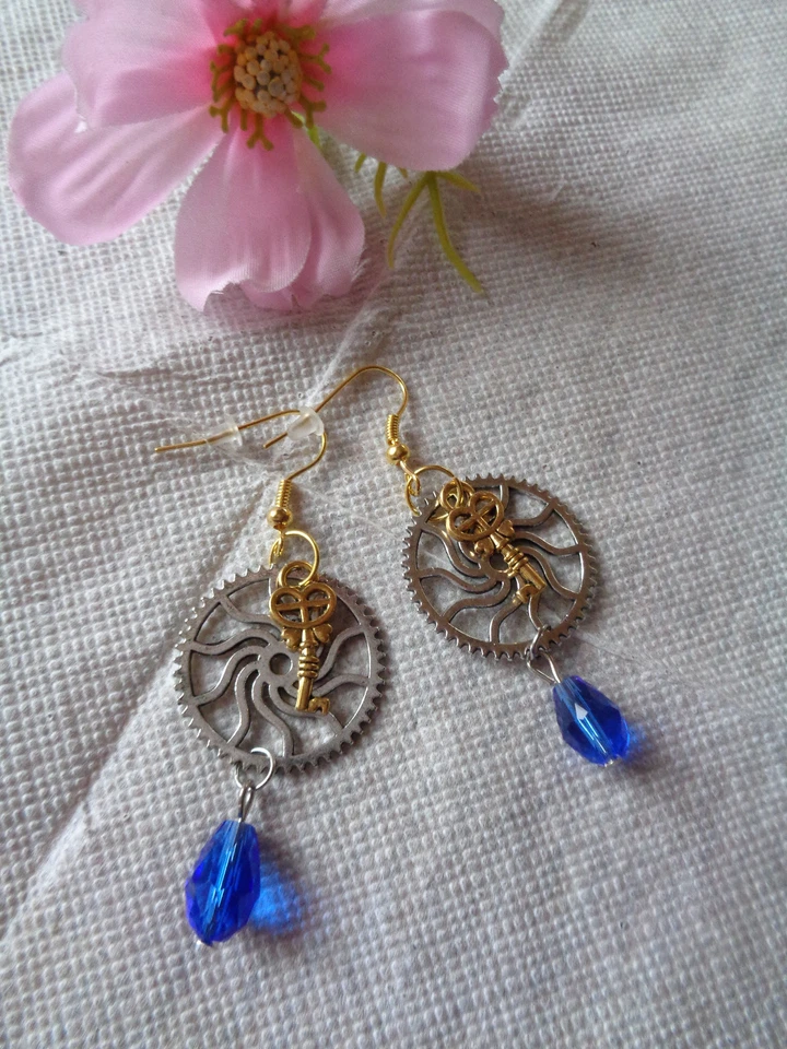 Ohrringe Steampunk Zahnrad Schlüssel Glasschliffperle dunkelblau(2) - Bild 1 von 1