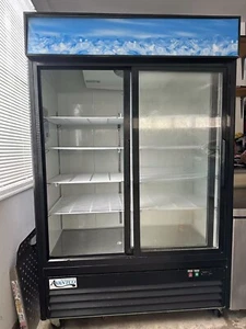 Avantco Commercial Glass 2 Door Refrigerator Beverage Cooler - Picture 1 of 1
