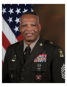 Foto retrato del sargento del ejército de los Estados Unidos John F. Sampa 8x10 en 8,5" x 11" - Imagen 1 de 1