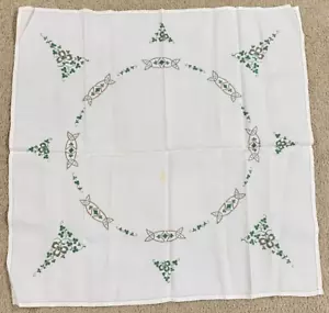 Linen Table Cloth with Embroidered Clover Decoration, 35" x 35", Vintage - Picture 1 of 4