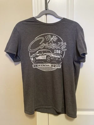 Corvette 1963 Sting Ray Graphic Car T Shirt Medium Pre-Owned - Image 1 of 4