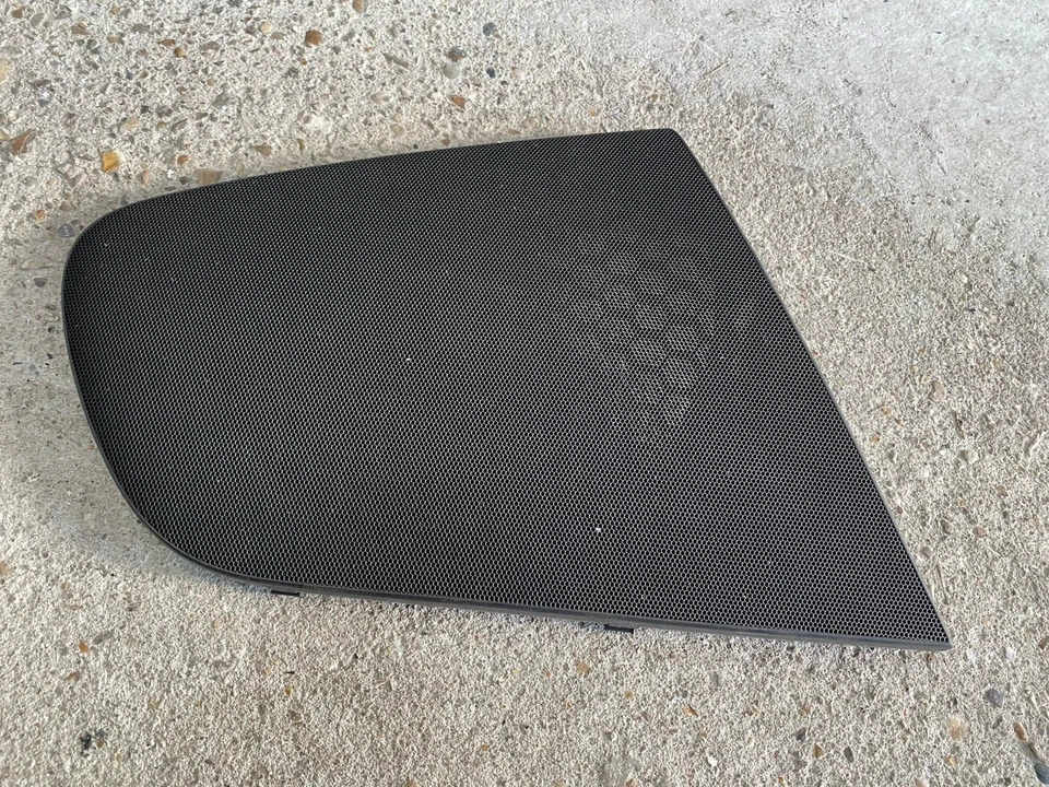 AUDI TT MK2 SPEAKER GRILL COVER DRIVERS SIDE 8J0035406 06-14 8J FREE P&P - Image 1 of 4