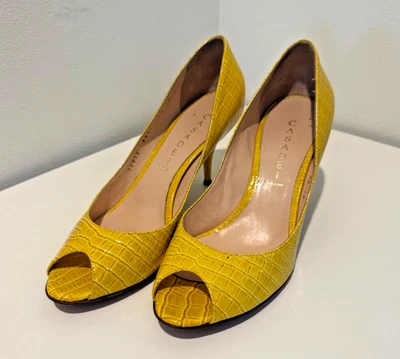 Tacones Casadei Amarillos Talla 8 Hecho en Italia (se adapta a una talla 1/2 pequeña) Foto 1 de 4