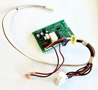 GE Refrigerator Control Board WR55X43825 (WR55X33653) - Image 1 of 2