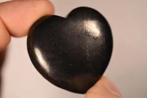 *SHUNGITE* Heart 4.2cm 37.8g Palm Stone Natural - Picture 1 of 13