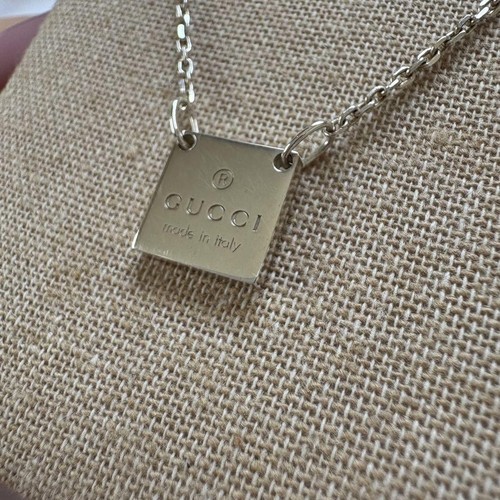 Collana Gucci ciondolo quadrato