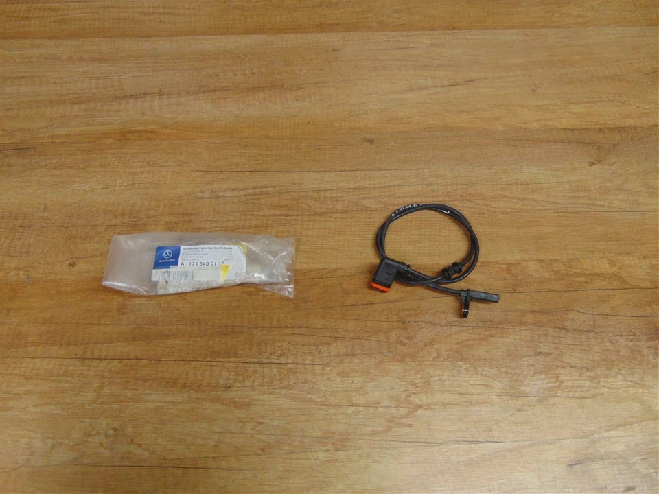 Rear Left Rotational Speed Sensor Genuine Mercedes R171 - A1715400117 - Image 1 of 1