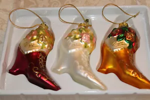 3 BOOTS SHAPPED, CHRISTMAS TREE HANGING DECORATION, RED, WHITE GOLD W/GRITTER.  - Picture 1 of 3