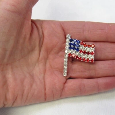 Broche prendedor patriótico rojo blanco azul bandera americana cristal estrás NUEVO Foto 1 de 4