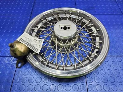 Cubierta de rueda tapacubos tipo cable 81-84 Old Ninety Eight genuina OEM 22511787 Foto 1 de 4