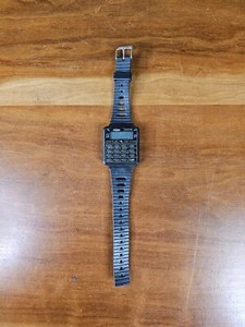 DE COLECCIÓN MEDANA Reloj Alarma Calculadora Fecha Negro Pantalla Silicona Sin Probar - Imagen 1 de 4