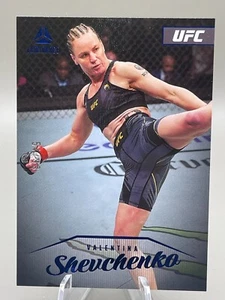 Chronicles Luminance UFC 2023 (AZUL/99) Valentina Shevchenko Nº 151 - Imagen 1 de 6