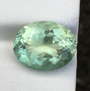Hermosa aguamarina verde natural especial corte ovalado buen color 7,05 quilates - Imagen 1 de 6