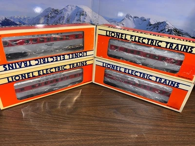 Excellent Plus Lionel O/O27 Santa Fe 4-Piece Illuminated Interior Passenger set. - Image 1 of 4