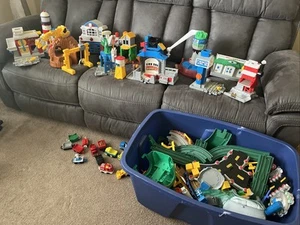 FISHER PRICE GEOTRAX MIXED HUGE LOT TRAIN SET PIECES TRACK USED - Picture 1 of 11