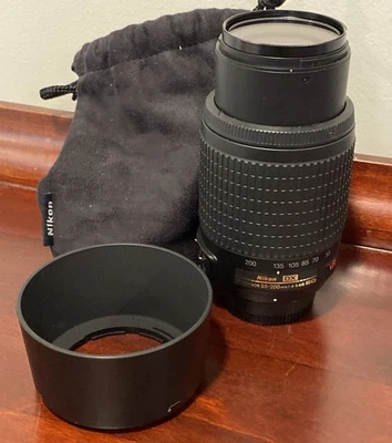Nikon DX AF-S Nikkor 55-200MM 1:4-5.6G ED VR Camera Lens, Case & HB-37 Lens Hood - Image 1 of 4