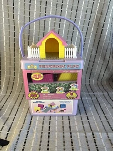 Vintage Moose Mountain Toys Doggie Day Care 1998 RARE Playset with 6 Dogs ๐ - Picture 1 of 12