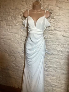 BNWT Ivory Figure Hugging Wedding Dress Size 10 - Picture 1 of 13