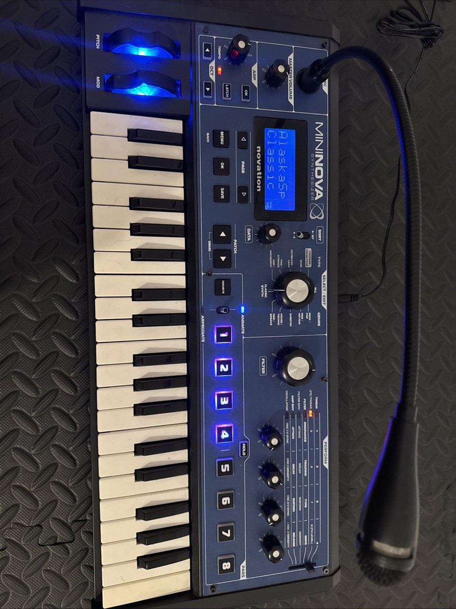NOVATION MININOVA シンセサイザー #ボコーダー#美品 NOVATION Mininova (ボコーダー機能搭載・アナログモデリング