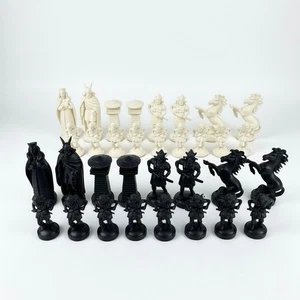 Vintage Mittelalter Fantasy Schachspiel schwarz weiß Figuren komplett - Bild 1 von 2