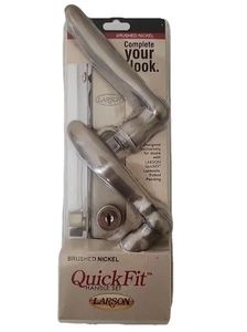 Juego de manijas curvas Larson 20297817 QuickFit con bloqueo de cerrojo con llave - cepillo de níquel - Imagen 1 de 4