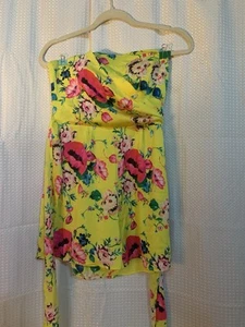 Mameluco Express para mujer sin tirantes talla 4 amarillo neón floral imitación envoltura lazo con cinturón - Imagen 1 de 6