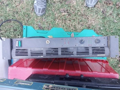 Mackie M1400i FR Series Full Symmetry 2-Channel Professional Power Amplifier  - Image 1 of 4