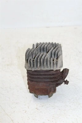 Головка блока цилиндров кувшина двигателя 2005 Yamaha Zuma 50 - Изображение 1 из 4