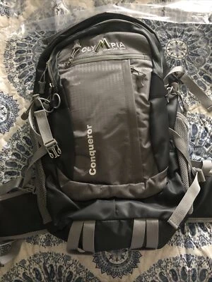 MOCHILA OLYMPIA CONQUEROR 25L - COLOR GRIS SALVIA Foto 1 de 4