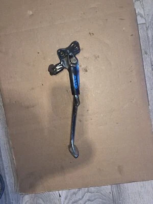 91-95 1991 Kawasaki Ninja ZX750 ZX7 SOPORTE SOPORTE LATERAL Foto 1 de 2