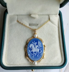 Medallón camafeo azul CICI colgante ovalado chapado en oro medallón foto collar 24"" - Imagen 1 de 2