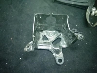 SUPORTE PARA RESERVATÓRIO AUDI R8 2017 - Imagem 1 de 4