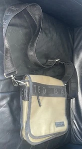 BOLSO MENSAJERO HOMBRE CAQUI VERDE TED BAKER SIN SIGNOS DE USO CORREA AJUSTABLE - Imagen 1 de 9