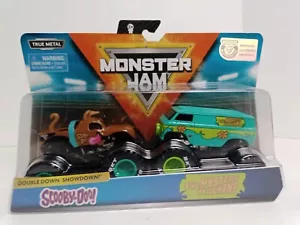 Monster Jam Truck 2 Pack Set SCOOBY-DOO vs THE MYSTERY MACHINE Doppio Down 1:64 - Foto 1 di 8