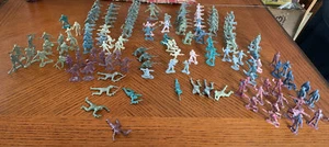Vintage Army Military Men Plastic Toys Blue, Green, Red & Gray 140+Pieces Mixed - Picture 1 of 9